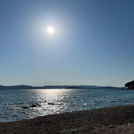 Mobile Karlo Biograd Na Moru