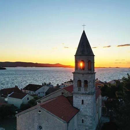 Mobile Karlo Biograd na Moru